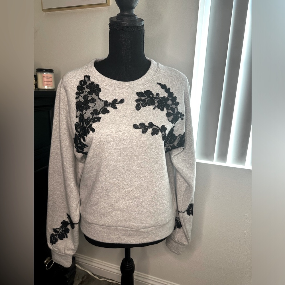 Fashion embroidered women’s sweater, brand new (: